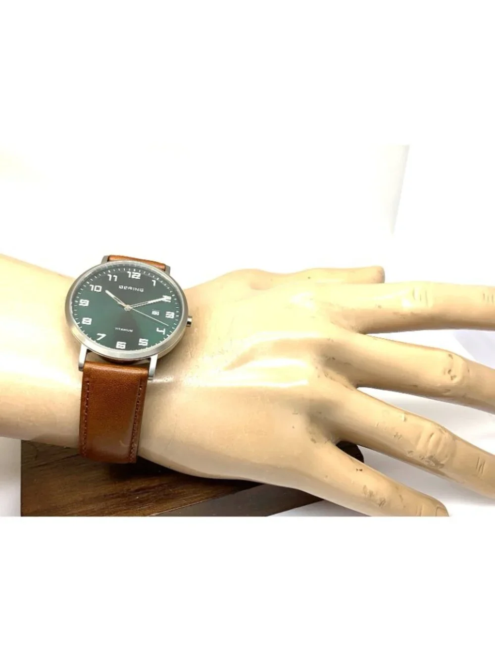 Bering Men's Watch 18640-568 Quartz Green Dial Titanium Case Brown Leather 40mm
